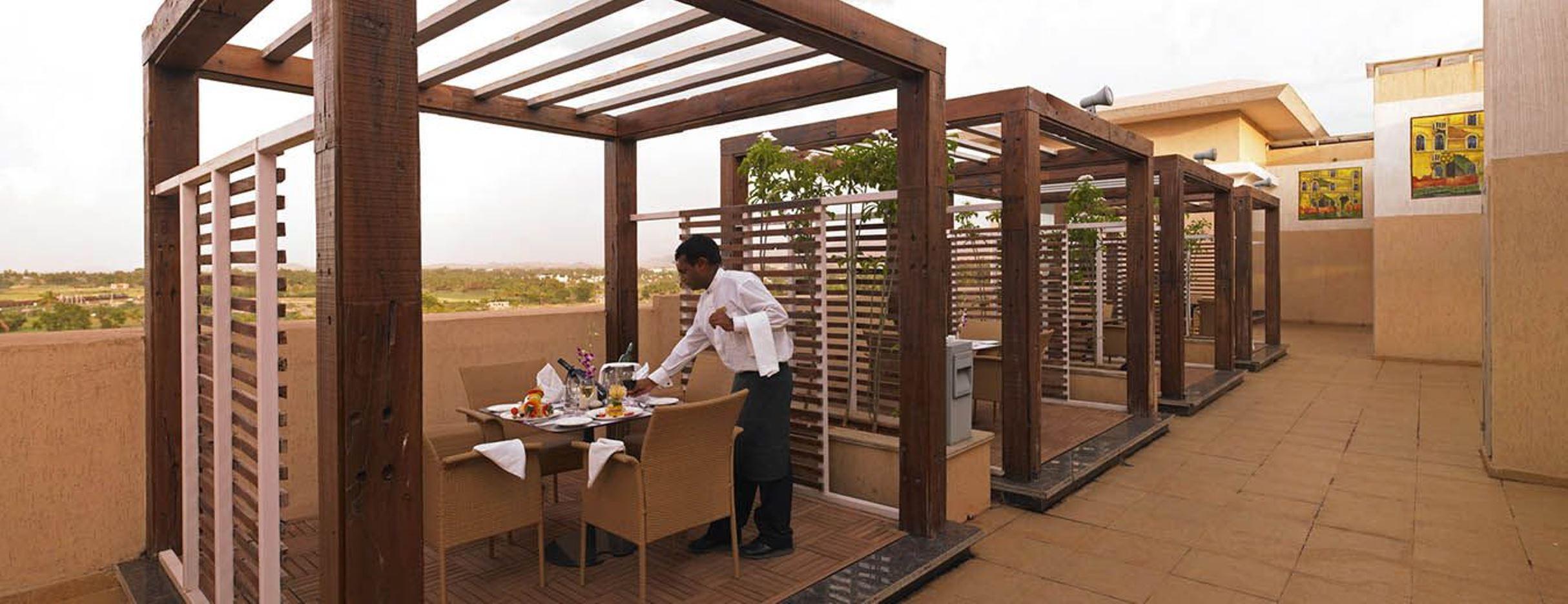 Royal Orchid Central Kireeti Hampi, Hospet Bagian luar foto