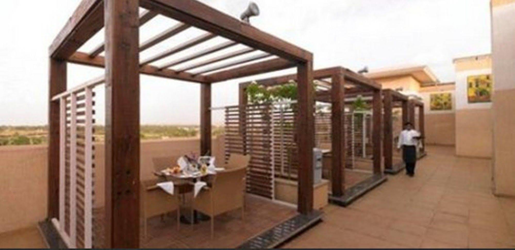 Royal Orchid Central Kireeti Hampi, Hospet Bagian luar foto