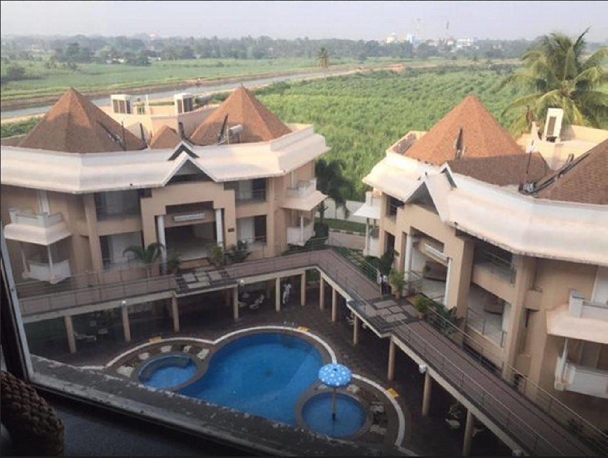 Royal Orchid Central Kireeti Hampi, Hospet Bagian luar foto