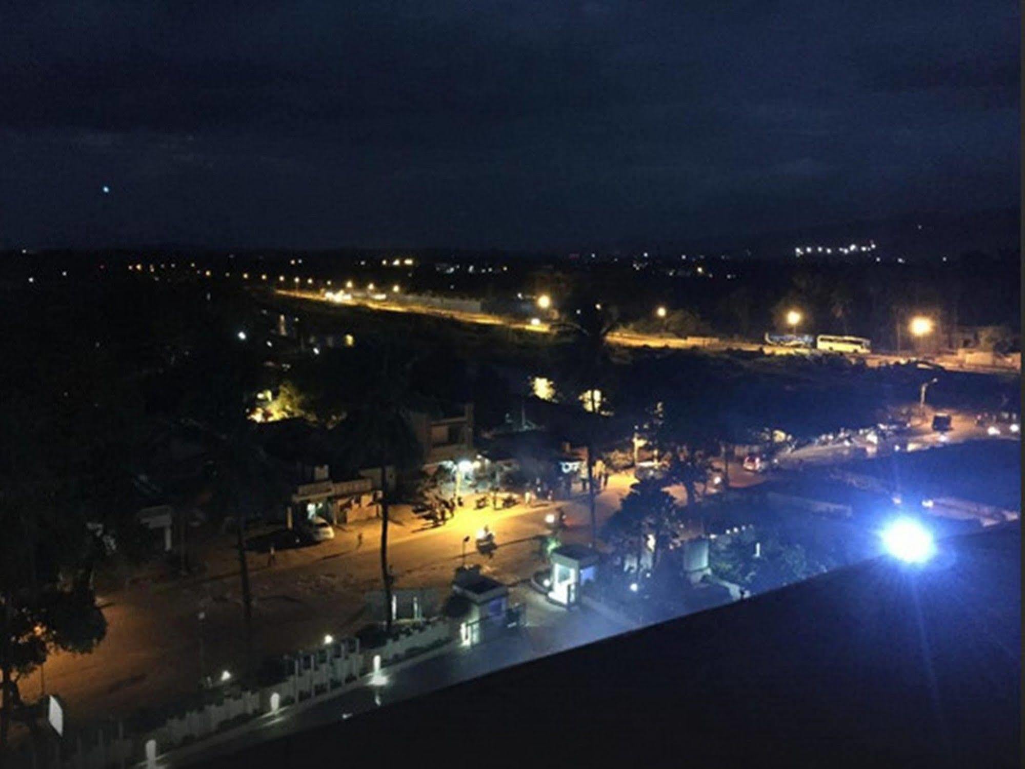 Royal Orchid Central Kireeti Hampi, Hospet Bagian luar foto