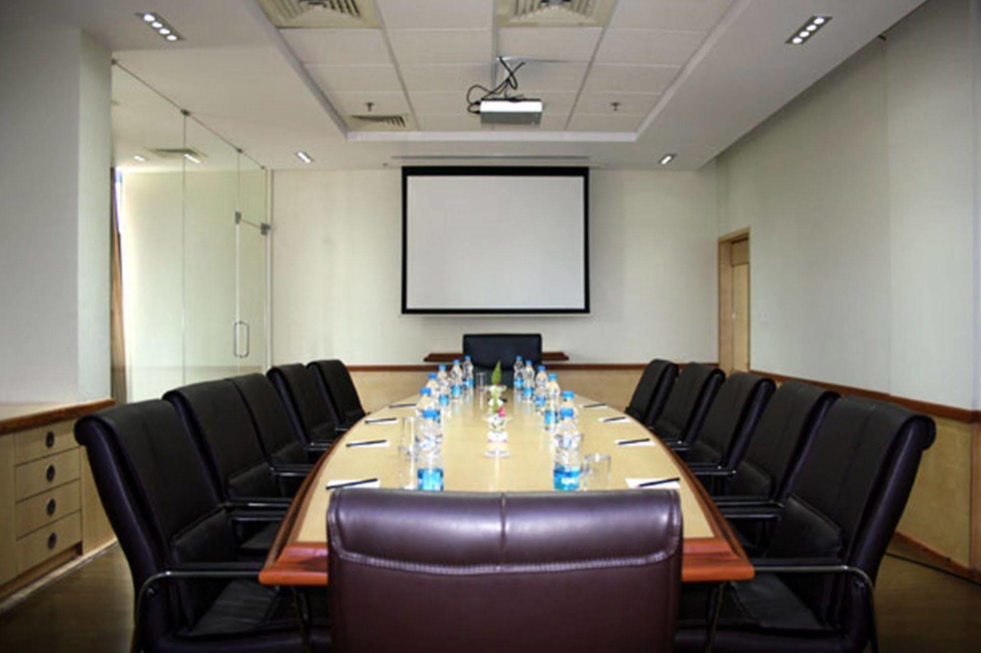 Royal Orchid Central Kireeti Hampi, Hospet Bagian luar foto